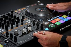 comment choisir un controleur dj professional